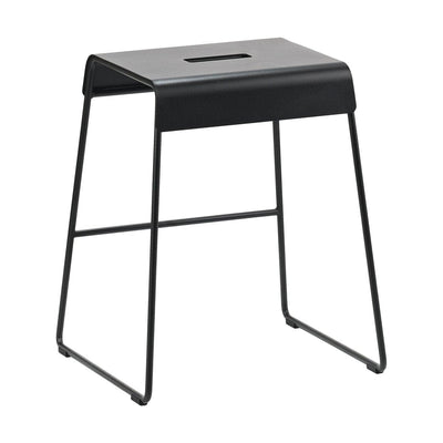 Se Zone Denmark A-stool ourdoor skammel 45 cm Black ✔ Kæmpe udvalg i Zone Denmark ✔ Hurtig levering: 1 - 2 Hverdage samt billig fragt - Varenummer: KTT-615191-01 og barcode / Ean: '5722000245032 på lager - Udsalg på Møbler - Stole & skamler - Skamler Spar op til 67% - Over 1354 kendte mærker på udsalg