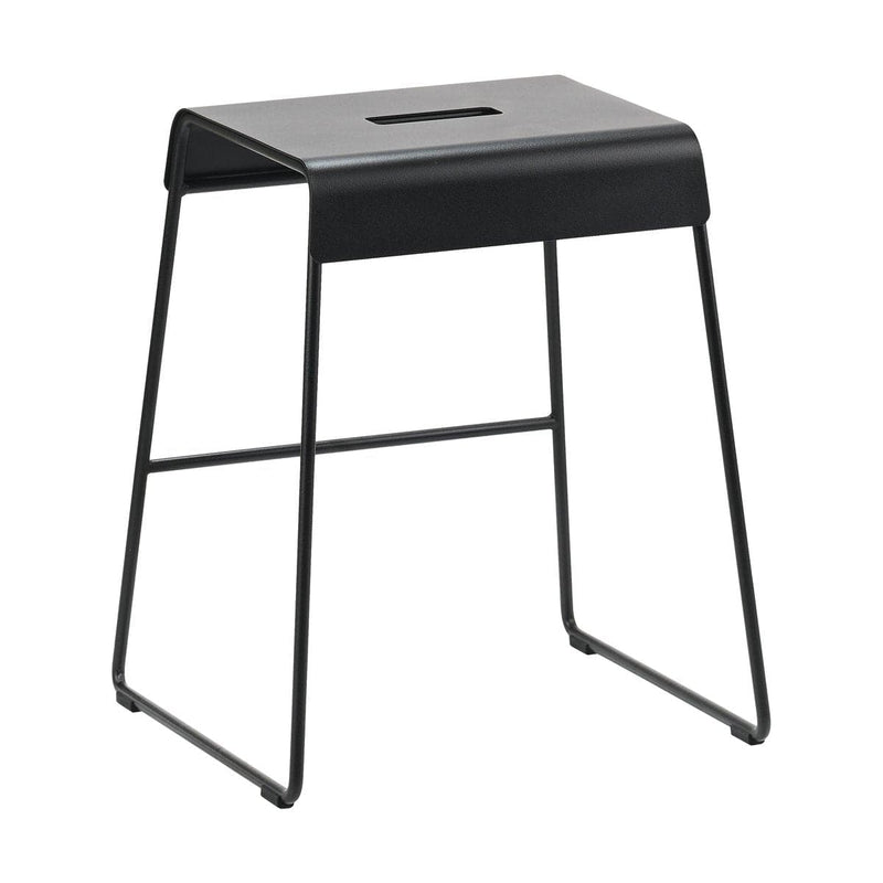 Se Zone Denmark A-stool ourdoor skammel 45 cm Black ✔ Kæmpe udvalg i Zone Denmark ✔ Hurtig levering: 1 - 2 Hverdage samt billig fragt - Varenummer: KTT-615191-01 og barcode / Ean: &