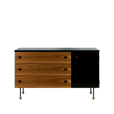 Se GUBI 62 Dresser kommode american walnut, 3 skuffer ❤ Kæmpe udvalg i GUBI ❤ Hurtig levering: 1 - 2 Hverdage samt billig fragt - Varenummer: NDN-564892-01 og barcode / Ean: '5710902043139 på lager - Udsalg på Furniture - Cabinets & Storage - Dressers Spar op til 59% - Over 785 kendte brands på udsalg