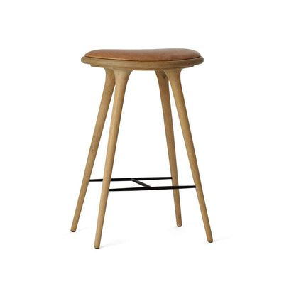 Se Mater Mater high stool barskammel lav 69 cm Læder natur, sæbebehandlet stel i eg ❤ Kæmpe udvalg i Mater ❤ Hurtig levering: 1 - 2 Hverdage samt billig fragt - Varenummer: NDN-537408-01 og barcode / Ean: '5704794010348 på lager - Udsalg på Furniture - Chairs - Table & Bar Stools Spar op til 56% - Over 1334 design mærker på udsalg