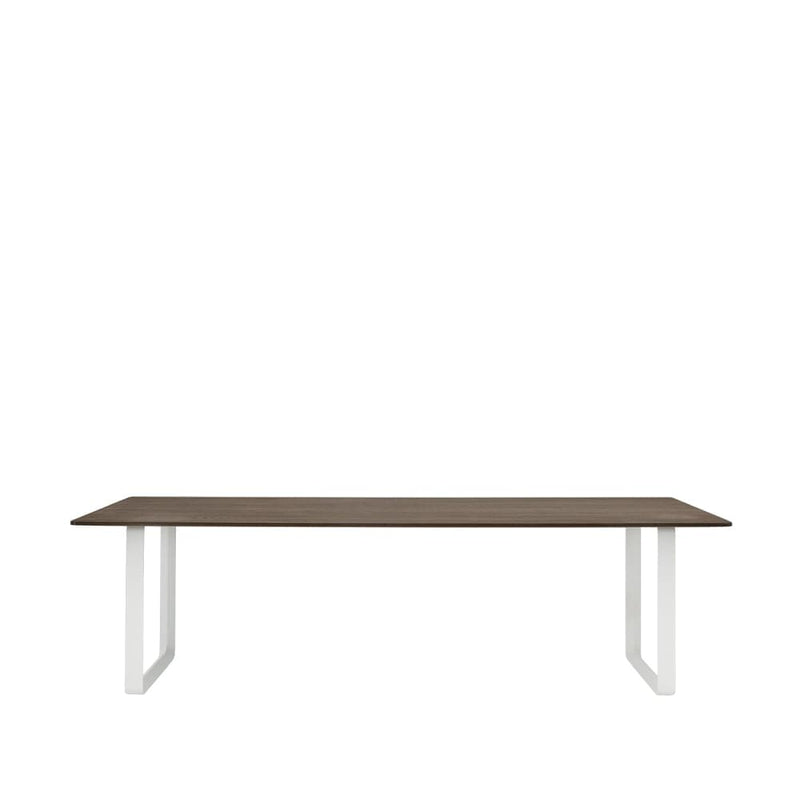 Se Muuto 70/70 spisebord 255x108 cm Solid Smoked Oak/White ❤ Kæmpe udvalg i Muuto ❤ Hurtig levering: 1 - 2 Hverdage samt billig fragt - Varenummer: NDN-545621-01 og barcode / Ean: &