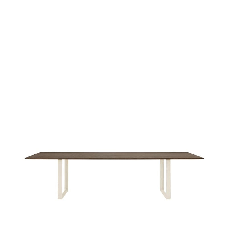 Se Muuto 70/70 spisebord 295x108 cm Solid smoked oak/Sand ❤ Kæmpe udvalg i Muuto ❤ Hurtig levering: 1 - 2 Hverdage samt billig fragt - Varenummer: NDN-545634-01 og barcode / Ean: &