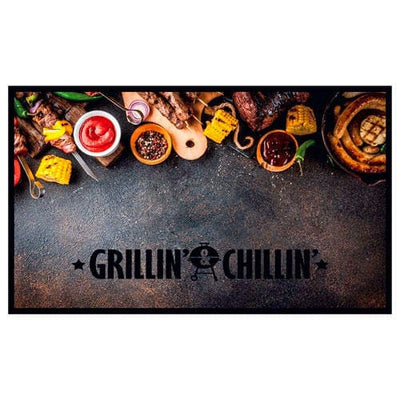 Se Grillin' & chillin' BBQ måtte 67 x 120 cm. ❤ Kæmpe udvalg i MD Entree ❤ Hurtig levering: 1 - 2 Hverdage samt billig fragt - Varenummer: ISP-8483 og barcode / Ean: '8718754879873 på lager - Udsalg på Måtter - BBQ måtter Spar op til 61% - Over 1324 kendte brands på udsalg