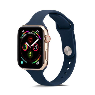 Se Apple Watch 7/6/5/4/3/2/1/SE - 45/44/42mm - Blød Silikone urrem - Mørkeblå ❤ Kæmpe udvalg i Capida ❤ Hurtig levering: 1 - 2 Hverdage samt billig fragt - Varenummer: CPD-V33841301614M og barcode / Ean: på lager - Udsalg på Bolig og fritid Spar op til 55% - Over 1354 design mærker på udsalg