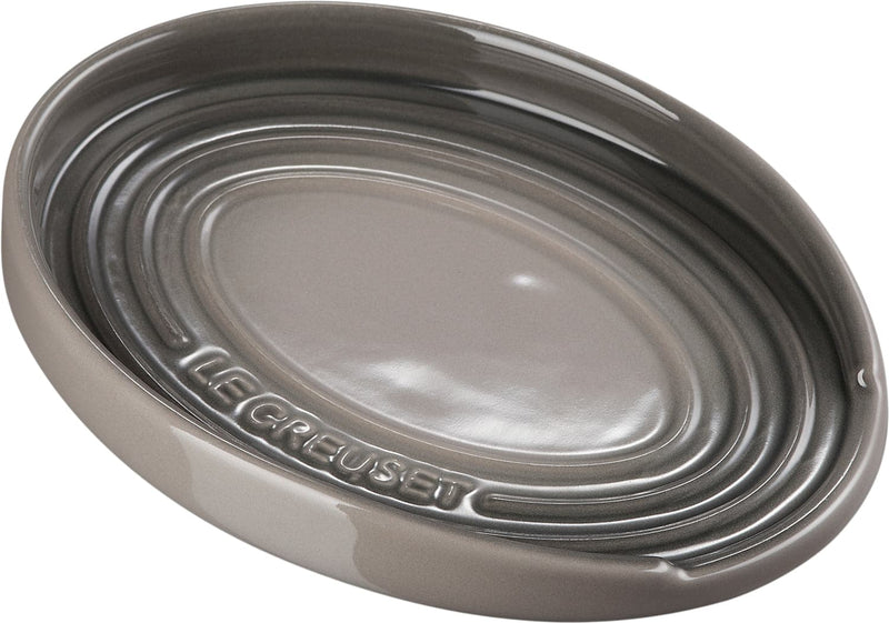 Se Le Creuset Oval Grydeskeholder15cm Flint Str 15 cm - Køkkenredskaber ❤ Stort online udvalg i Le Creuset ❤ Meget billig fragt og hurtig levering: 1 - 2 hverdage - Varenummer: MGS-S00591179 og barcode / Ean: 843251156597 på lager - Udsalg på Bolig - Køkkenudstyr - Køkkenartikler - Køkkenredskaber Spar op til 67% - Over 1324 kendte brands på udsalg