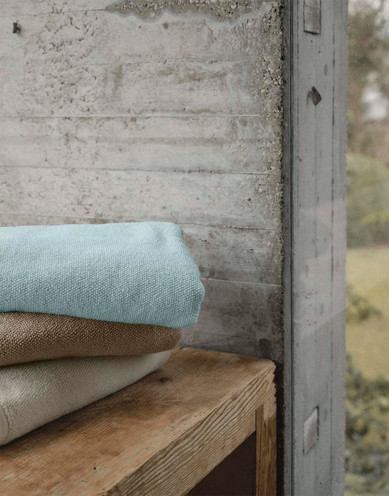 Se Marc O"Polo Home Timeless Guest Towel Oatmeal - Håndklæder ❤ Stort online udvalg i Marc O"Polo Home ❤ Meget billig fragt og hurtig levering: 1 - 2 hverdage - Varenummer: MGS-S12826703 og barcode / Ean: 8715944841788 på lager - Udsalg på Bolig - Tekstiler & puder - Håndklæder Spar op til 52% - Over 1354 design brands på udsalg