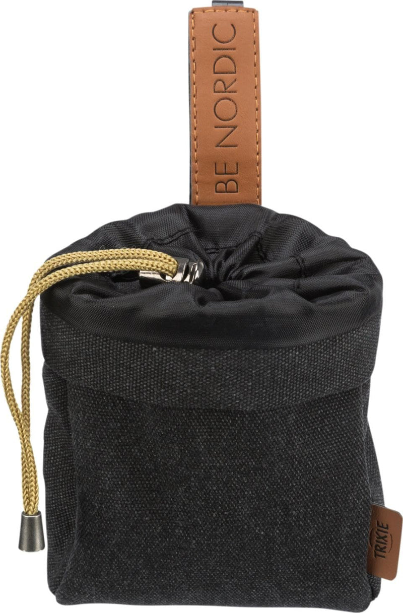 Se Trixie - BE NORDIC snack bag, Ø10Ã14 cm, black » Kæmpe udvalg i Trixie » Hurtig levering: 1 - 2 Hverdage samt billig fragt - Varenummer: BGH-48703699812682 og barcode / Ean: &