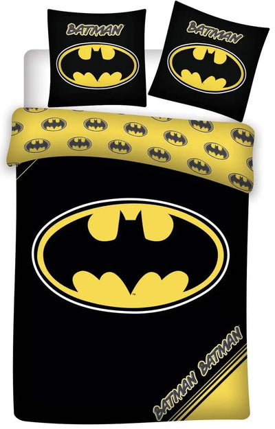 Se Batman sengetøj - 140x200 cm - Batman logo og små emblemer - 2 i 1 sengesæt - 100% bomuld ❤ Kæmpe udvalg i Licens ❤ Hurtig levering: 1 - 2 Hverdage samt billig fragt - Varenummer: THX-1583-1 og barcode / Ean: '5714710007659 på lager - Udsalg på Sengetøj - Børne sengetøj - Børne sengetøj 140x200 cm Spar op til 57% - Over 1334 design mærker på udsalg