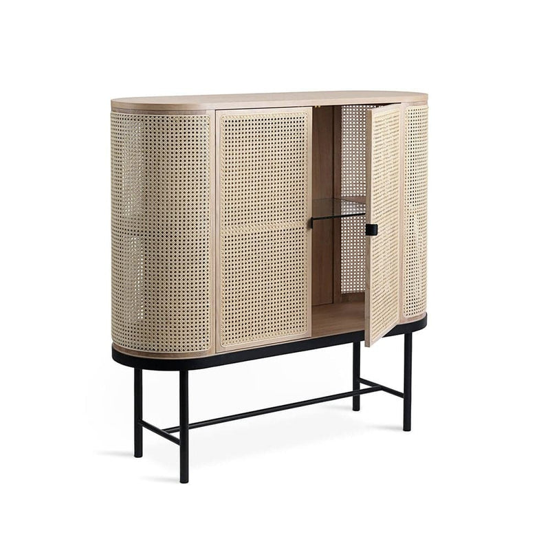 Se Warm Nordic Be My Guest sideboard rattan, hvidolieret eg, sort stålstel ❤ Kæmpe udvalg i Warm Nordic ❤ Hurtig levering: 1 - 2 Hverdage samt billig fragt - Varenummer: NDN-540144-01 og barcode / Ean: &