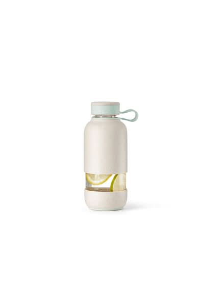 Se Lékué Beige TO GO 600ml Drikkeflaske - LÉKUÉ ✔ Kæmpe udvalg i  Lékué ✔ Hurtig levering: 1 - 2 Hverdage samt billig fragt - Varenummer: KKKSH-7820392202488_43299837575416 og barcode / Ean: &