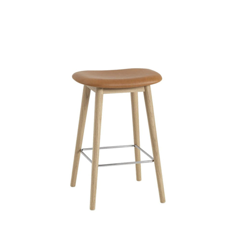 Se Muuto Fiber counter stool 65 cm læder cognac, ben i eg ❤ Kæmpe udvalg i Muuto ❤ Hurtig levering: 1 - 2 Hverdage samt billig fragt - Varenummer: NDN-546824-01 og barcode / Ean: &