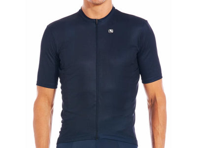 Se Giordana Fusion - Cykeltrøje - Korte ærmer - Midnight Blue - Str. M ✔ Kæmpe udvalg i  Giordana ✔ Hurtig levering: 1 - 2 Hverdage samt billig fragt - Varenummer: CKP-842009172698 og barcode / Ean: '842009172698 på lager - Udsalg på Cykeltrøjer Spar op til 54% - Over  785 kendte brands på udsalg