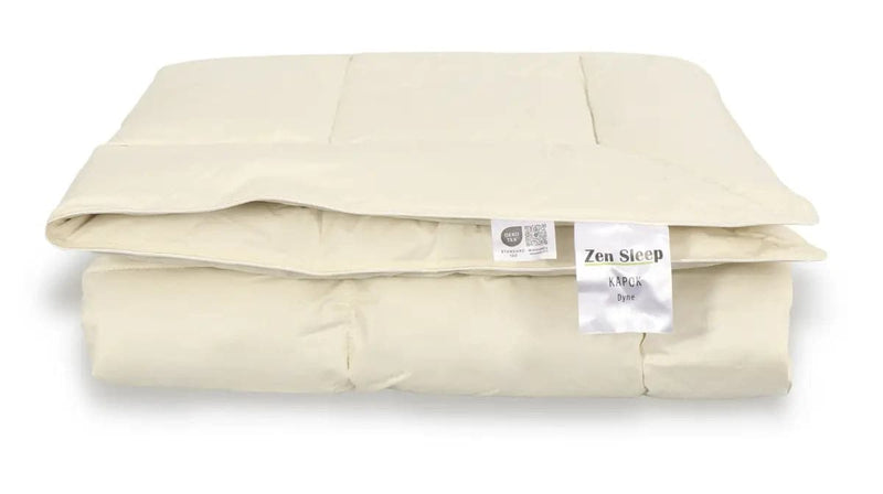 Se Junior dyne kapok - 100x140 cm - Helårsdyne - Juniordyne med kapok - Zen Sleep ❤ Kæmpe udvalg i Zen Sleep ❤ Hurtig levering: 1 - 2 Hverdage samt billig fragt - Varenummer: THX-KA2002 og barcode / Ean: &