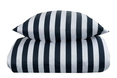 Se Stribet sengetøj til king size dyne - 240x220 cm - Blødt bomuldssatin - Nordic Stripe - Blåt og hvidt sengesæt ❤ Kæmpe udvalg i Borg Living ❤ Hurtig levering: 1 - 2 Hverdage samt billig fragt - Varenummer: THX-353-6 og barcode / Ean: '5704039269517 på lager - Udsalg på Sengetøj - Dobbelt sengetøj - King size sengetøj 240x220 cm Spar op til 64% - Over 1354 design brands på udsalg