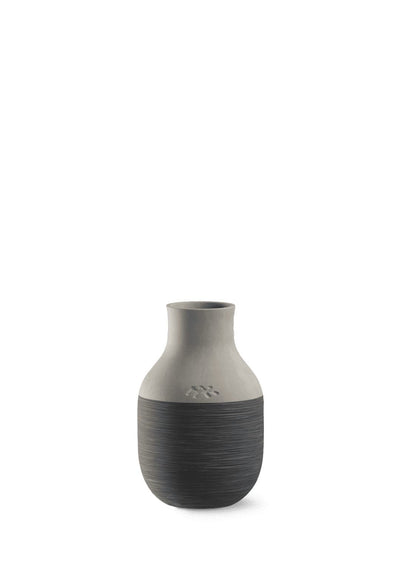 Se Kähler - Omaggio Circulare Vase H12.5 cm antracitgrå ❤ Kæmpe udvalg i Kähler ❤ Hurtig levering: 1 - 2 Hverdage samt billig fragt - Varenummer: RKTK-K690148 og barcode / Ean: på lager - Udsalg på Spar op til 67% - Over 1312 kendte brands på udsalg