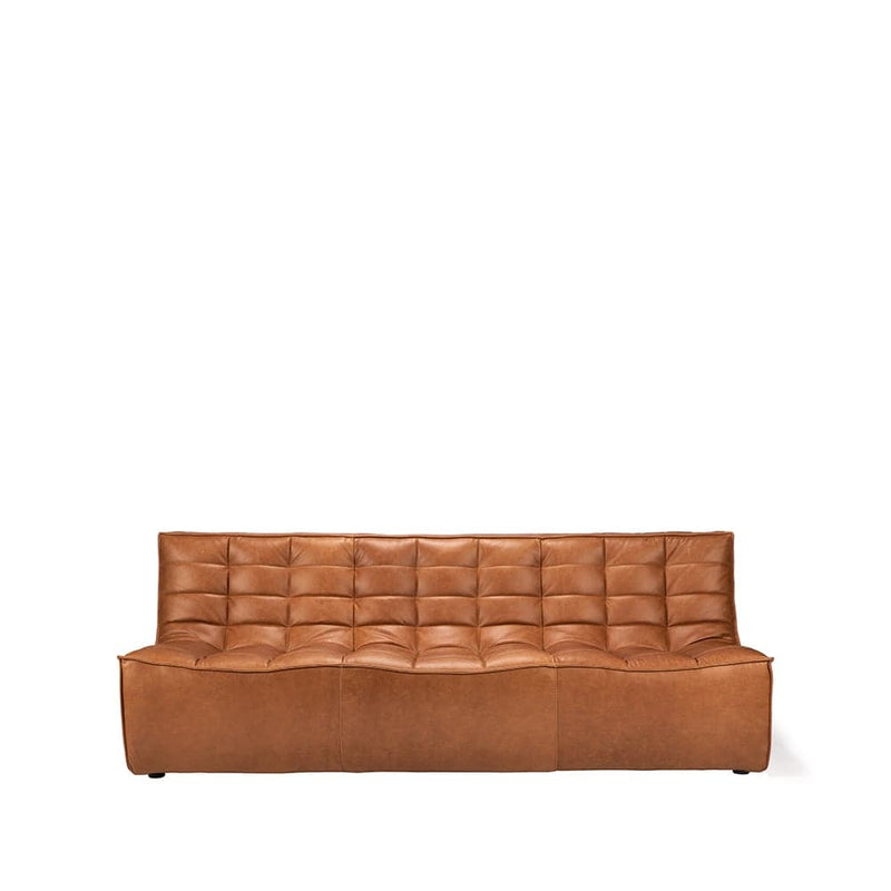 Se Ethnicraft N701 sofa 3-personers Læder old saddle ❤ Kæmpe udvalg i Ethnicraft ❤ Hurtig levering: 1 - 2 Hverdage samt billig fragt - Varenummer: NDN-530656-01 og barcode / Ean: &