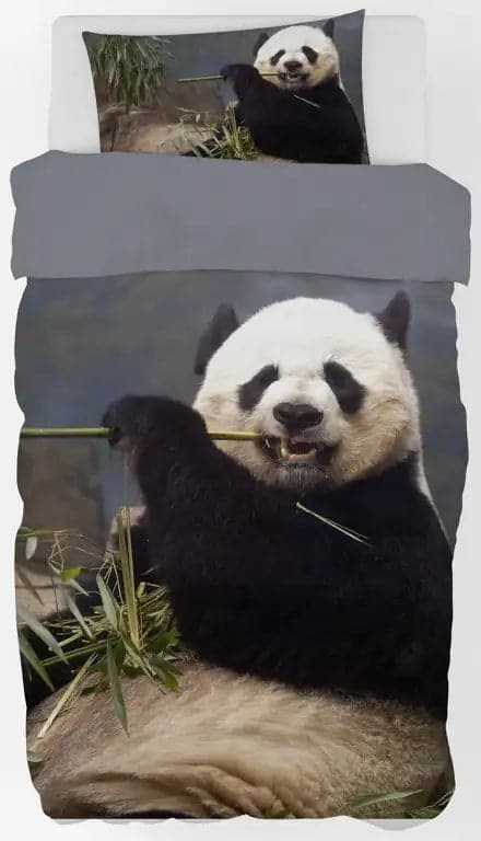 Se Panda sengetøj - 140x200 cm - Stor og sød panda bjørn - 100% bomulds sengesæt ❤ Kæmpe udvalg i Licens ❤ Hurtig levering: 1 - 2 Hverdage samt billig fragt - Varenummer: THX-1369-1 og barcode / Ean: &