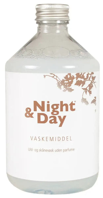 Se Enzymfrit vaskemiddel - Dun vask - Dansk produceret vaskemiddel til uld, dun og skånevask - Til dundyner og dunpuder - Night & Day ❤ Kæmpe udvalg i Arctic ❤ Hurtig levering: 1 - 2 Hverdage samt billig fragt - Varenummer: THX-4426341- og barcode / Ean: '5714803718028 på lager - Udsalg på Dyner - Enkelt dyner - Enkelt dyne 140x200 cm Spar op til 59% - Over 1354 design brands på udsalg