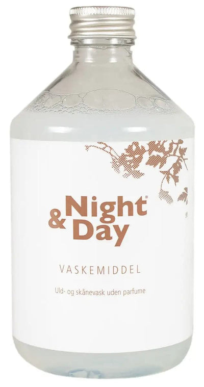 Se Dun vask - Enzymfrit vaskemiddel - Til dundyner og dunpuder - Dansk produceret vaskemiddel til uld, dun og skånevask - Night & Day ❤ Kæmpe udvalg i Arctic ❤ Hurtig levering: 1 - 2 Hverdage samt billig fragt - Varenummer: THX-4426341 og barcode / Ean: '5703288105560 på lager - Udsalg på Hovedpuder Spar op til 61% - Over 1354 design brands på udsalg