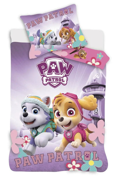 Se Paw Patrol Juniorsengetøj 100x140 cm - Skye og Everest på farten - Vendbart design - 100% bomuld ❤ Kæmpe udvalg i Licens ❤ Hurtig levering: 1 - 2 Hverdage samt billig fragt - Varenummer: THX-1088-8 og barcode / Ean: '5714710016309 på lager - Udsalg på Indretning - Børneværelset - Junior sengetøj 100x140 cm Spar op til 55% - Over 785 kendte brands på udsalg