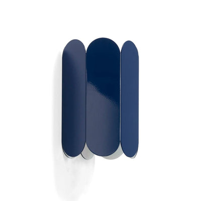 Se HAY Arcs Sconce væglampe cobalt blue ❤ Kæmpe udvalg i HAY ❤ Hurtig levering: 1 - 2 Hverdage samt billig fragt - Varenummer: NDN-534340-01 og barcode / Ean: '5710441294573 på lager - Udsalg på Home & Garden - Lighting - Lighting Fixtures - Wall Light Fixtures Spar op til 64% - Over 857 kendte brands på udsalg