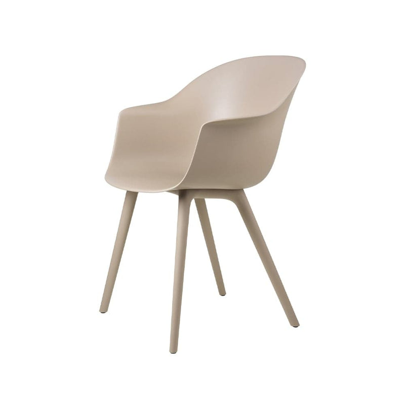 Se GUBI Bat Plastic stol new beige ✔ Kæmpe udvalg i  GUBI ✔ Hurtig levering: 1 - 2 Hverdage samt billig fragt - Varenummer: NDN-563279-01 og barcode / Ean: &