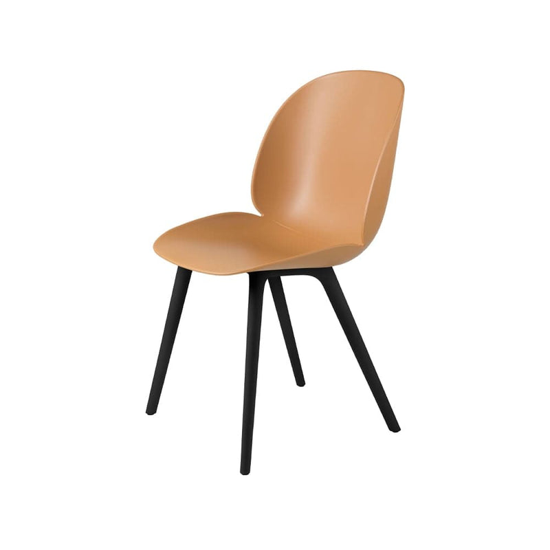 Se GUBI Beetle Plastic stol amber brown, sorte ben ✔ Kæmpe udvalg i  GUBI ✔ Hurtig levering: 1 - 2 Hverdage samt billig fragt - Varenummer: NDN-563266-01 og barcode / Ean: &