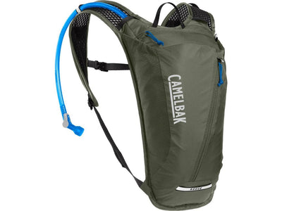 Se Camelbak Rogue Light 70 oz - Rygsæk med 2 L vandreservoir - Dusty Olive ✔ Kæmpe udvalg i  Camelbak ✔ Hurtig levering: 1 - 2 Hverdage samt billig fragt - Varenummer: CKP-886798046174 og barcode / Ean: '886798046174 på lager - Udsalg på Rygsække Spar op til 66% - Over 1160 kendte mærker på udsalg