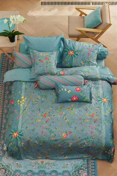 Se billigt Pip Studio sengetøj på udsalg! Duvet cover Petit Fleurs Blue -140 x 220 + 60 x 63. Stort udvalg, hurtig levering, tilbud! Spar op til 65%.