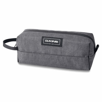 Se Dakine Accessory Case Carbon One size ✔ Kæmpe udvalg i  Dakine ✔ Hurtig levering: 1 - 2 Hverdage samt billig fragt - Varenummer: JUCO-D8160105_Carbon og barcode / Ean: '610934306514 på lager - Udsalg på Penalhus Spar op til 67% - Over  857 kendte brands på udsalg