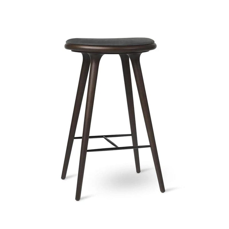 Se Mater Mater high stool barskammel lav 69 cm Læder sort, brunbejdset stel i eg ❤ Kæmpe udvalg i Mater ❤ Hurtig levering: 1 - 2 Hverdage samt billig fragt - Varenummer: NDN-537396-01 og barcode / Ean: &