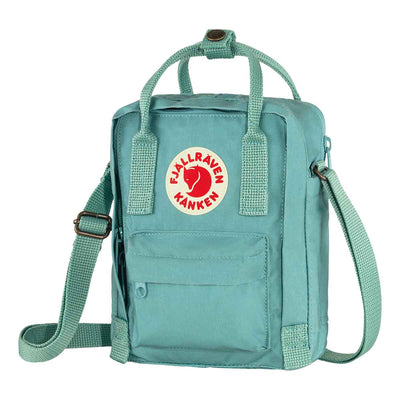 Se Fjällräven Kånken Sling Skuldertaske Sky Blue One size ✔ Kæmpe udvalg i  Fjällräven ✔ Hurtig levering: 1 - 2 Hverdage samt billig fragt - Varenummer: JUCO-f23797-501 og barcode / Ean: '7323450753030 på lager - Udsalg på Rygsæk Spar op til 53% - Over  785 kendte brands på udsalg