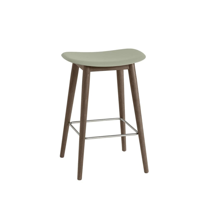 Se Muuto Fiber counter stool 75 cm dusty green, mørkebrunbejdsede ben ❤ Kæmpe udvalg i Muuto ❤ Hurtig levering: 1 - 2 Hverdage samt billig fragt - Varenummer: NDN-537002-01 og barcode / Ean: &