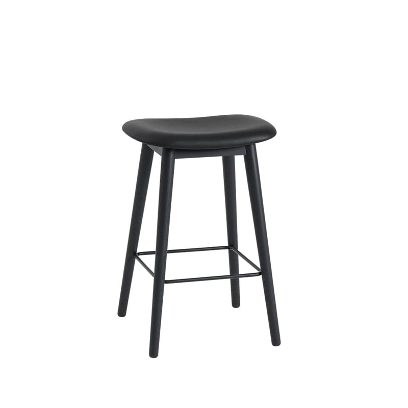 Se Muuto Fiber counter stool 65 cm læder black, sorte ben ❤ Kæmpe udvalg i Muuto ❤ Hurtig levering: 1 - 2 Hverdage samt billig fragt - Varenummer: NDN-546829-01 og barcode / Ean: &