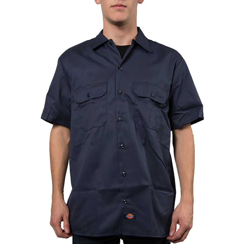 Se Dickies 1574 Work Shirt Kortærmet Skjorte Mørk Navy S ✔ Kæmpe udvalg i  Dickies ✔ Hurtig levering: 1 - 2 Hverdage samt billig fragt - Varenummer: JUCO-42740-S og barcode / Ean: &