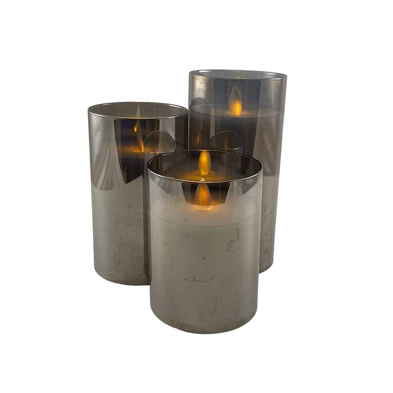 Se LED stearinlys i glas - 3 stk. - 12/15/17 cm - m/3D flamme - (flere farver) ✔ Kæmpe udvalg i  Satana ✔ Hurtig levering: 1 - 2 Hverdage samt billig fragt - Varenummer: STAA-1161415 og barcode / Ean:  på lager - Udsalg på BELYSNING > LED Bloklys > LED stearinlys Spar op til 57% - Over 1312 kendte brands på udsalg