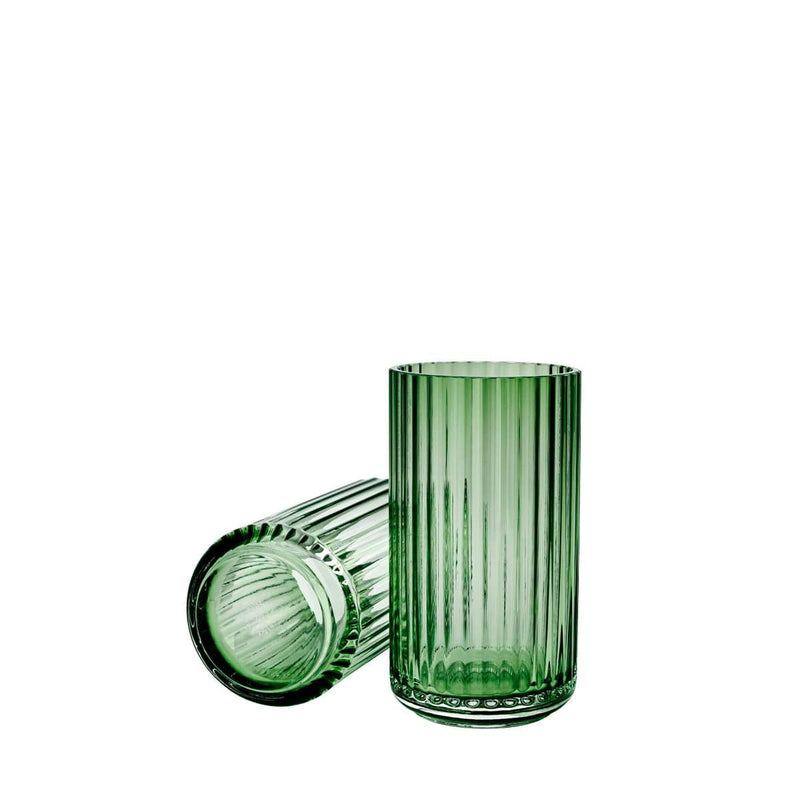 Se Lyngby Porcelæn - Lyngbyvase H20 copenhagen green mundblæst glas ✔ Kæmpe udvalg i Lyngby Porcelæn ✔ Hurtig levering: 1 - 2 Hverdage samt billig fragt - Varenummer: RKTK-LYP201041 og barcode / Ean: &