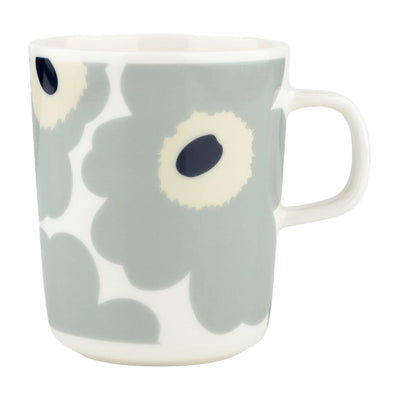 Se Marimekko Unikko krus 2,5 dl, hvid/grå/sand/blå ❤ Kæmpe udvalg i Marimekko ❤ Hurtig levering: 1 - 2 Hverdage samt billig fragt - Varenummer: KTO-073470-195 og barcode / Ean: '6411254918593 på lager - Udsalg på Krus Spar op til 62% - Over 1334 design mærker på udsalg