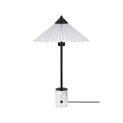 Se Globen Lighting Matisse bordlampe sort/hvid ❤ Kæmpe udvalg i Globen Lighting ❤ Hurtig levering: 1 - 2 Hverdage samt billig fragt - Varenummer: NDN-526388-01 og barcode / Ean: '7319437202110 på lager - Udsalg på Home & Garden - Lighting - Lamps Spar op til 59% - Over 1150 kendte brands på udsalg