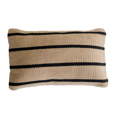 Se MOUD Home STRIPE pudebetræk 38x58 cm - beige/sort på tilbud! Billigt udsalg - Køb online nu. Hurtig levering: 1-2 hverdage. Varenummer: BADE-47262847664467.