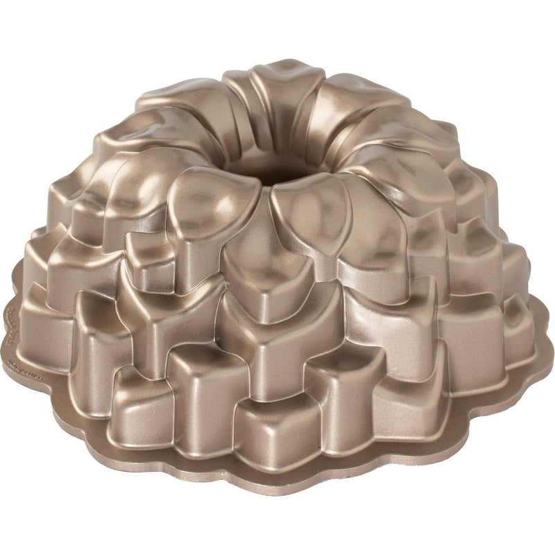 Se Nordic Ware Blossom bundt-bageform ✔ Stort online udvalg i Nordic Ware ✔ Hurtig levering: 1 - 2 Hverdage samt billig fragt - Varenummer: KTO-NW-87537 og barcode / Ean: &