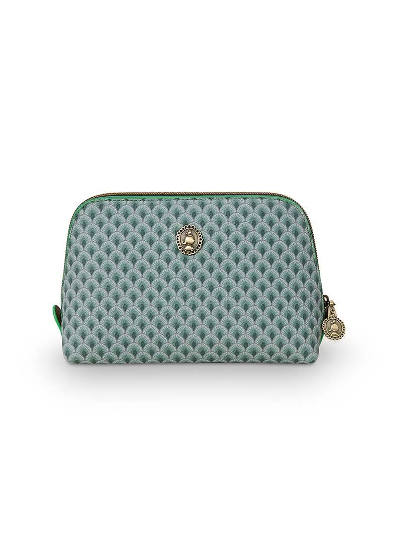 Se tilbud på Cosmetic Bag Triangle Small Suki Green 19/15x12x6cm! Billigt udsalg på Pip Studio. Hurtig levering, 1-2 hverdage. Varenummer: CADEC-51.274.193. Spar op til 61% på Tøj & Accessories.