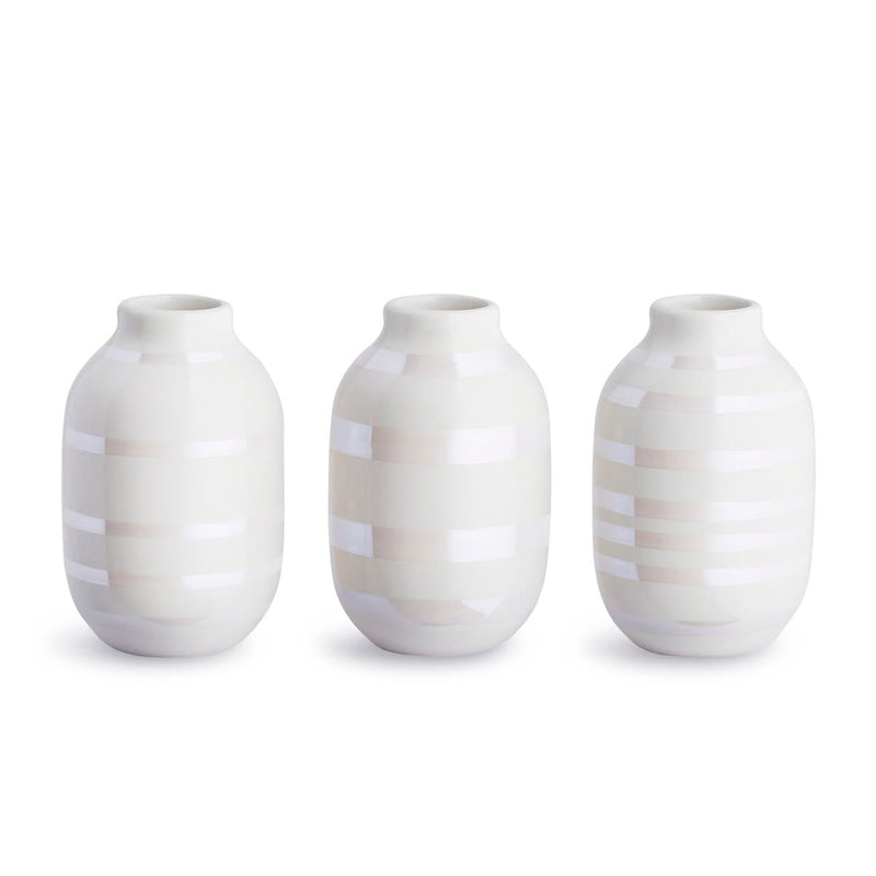 Se Kähler Omaggio vase miniature 3 stk perlemor-hvid ✔ Kæmpe udvalg i Kähler ✔ Hurtig levering: 1 - 2 Hverdage samt billig fragt - Varenummer: NDN-17862-07 og barcode / Ean: &