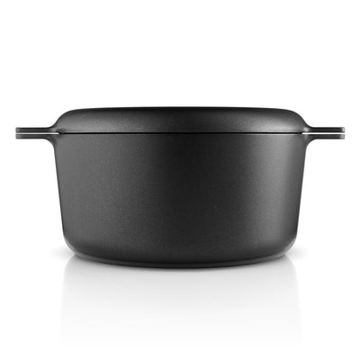 Se Eva Solo Nordic Kitchen gryde 4,5 l ✔ Kæmpe udvalg i Eva Solo ✔ Hurtig levering: 1 - 2 Hverdage samt billig fragt - Varenummer: NDN-28215-02 og barcode / Ean: '5706631075435 på lager - Udsalg på Home & Garden - Kitchen & Dining - Cookware & Bakeware - Cookware Spar op til 52% - Over 1112 kendte brands på udsalg