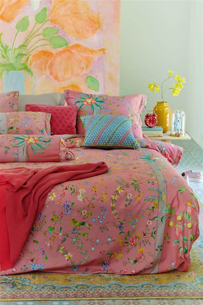 Se billigt Pip Studio sengetøj på udsalg! Duvet cover Petit Fleurs Pink-140 x 200 + 60 x 63. Stort udvalg, hurtig levering, tilbud!