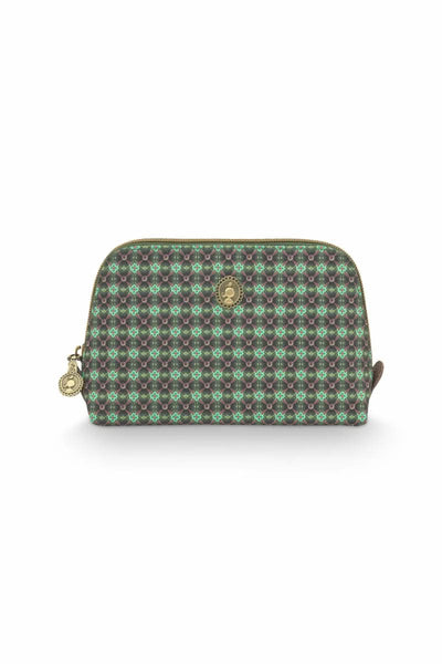 Se Coby Cosmetic Bag Triangle Small Clover Green 19/15x12x6cm på udsalg! Billig fragt og hurtig levering. Stort udvalg i Pip Studio. Køb nu og spar op til 65%!