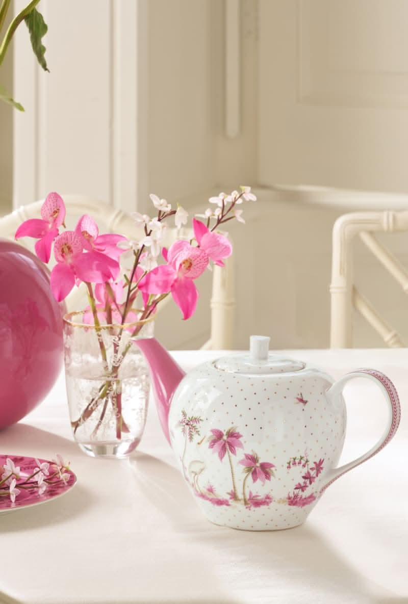 Se Pip Studio Tea Pot Jolie Dots Gold Pink 1.6ltr på tilbud! Billigt udsalg med hurtig levering (1-2 hverdage). Spar op til 59% på Bolig > Køkken > Porcelæn.