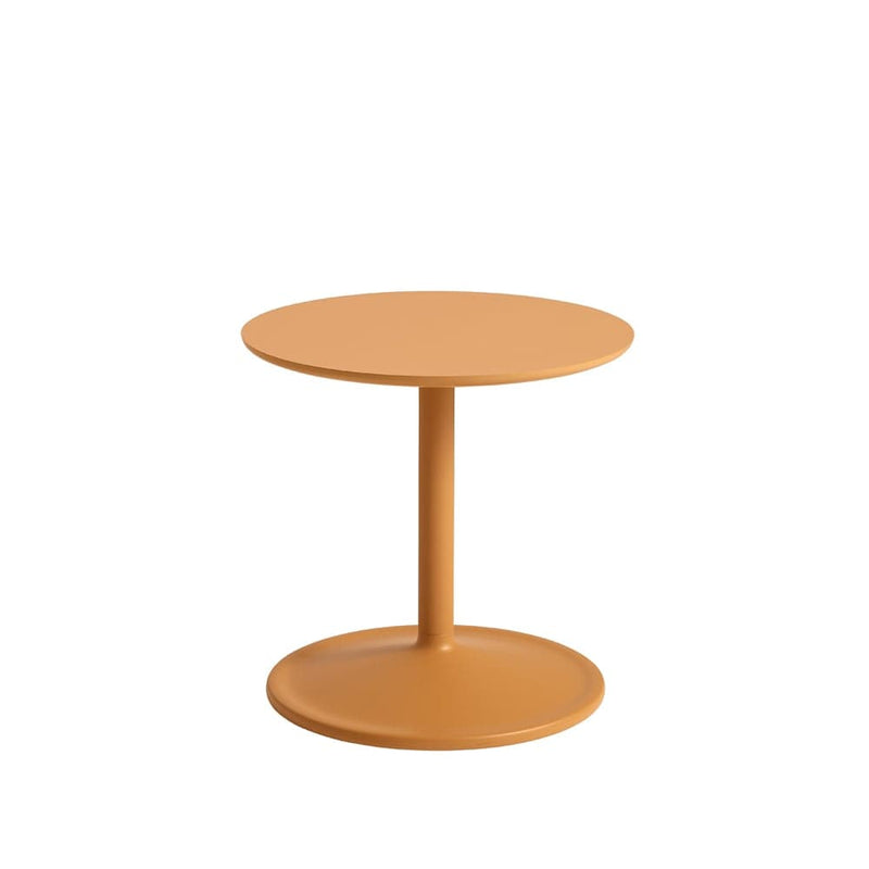 Se Muuto Soft sidebord Ø41 cm Orange laminate H: 40 cm ❤ Kæmpe udvalg i Muuto ❤ Hurtig levering: 1 - 2 Hverdage samt billig fragt - Varenummer: NDN-551234-01 og barcode / Ean: &