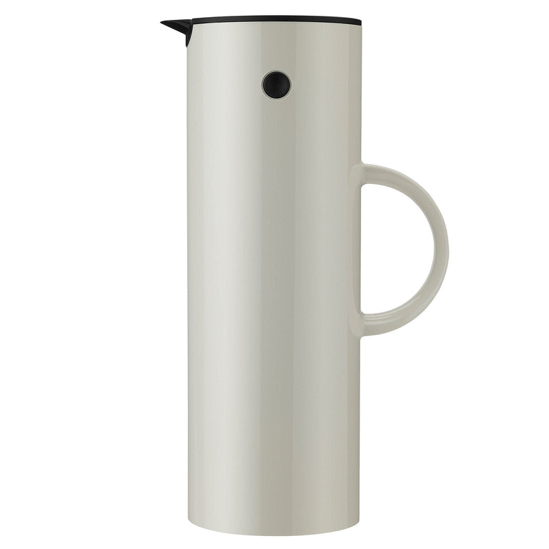 Se Stelton EM77 termokande, sand ✔ Kæmpe udvalg i Stelton ✔ Meget billig fragt og hurtig levering: 1 - 2 hverdage - Varenummer: KTO-1800 og barcode / Ean: &