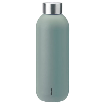 Se Stelton Keep Cool drikkeflaske 0,6L, dusty green ✔ Kæmpe udvalg i Stelton ✔ Hurtig levering: 1 - 2 Hverdage samt billig fragt - Varenummer: KTO-355-20 og barcode / Ean: '5709846033115 på lager - Udsalg på Drikkeflaske Spar op til 53% - Over 1150 kendte brands på udsalg